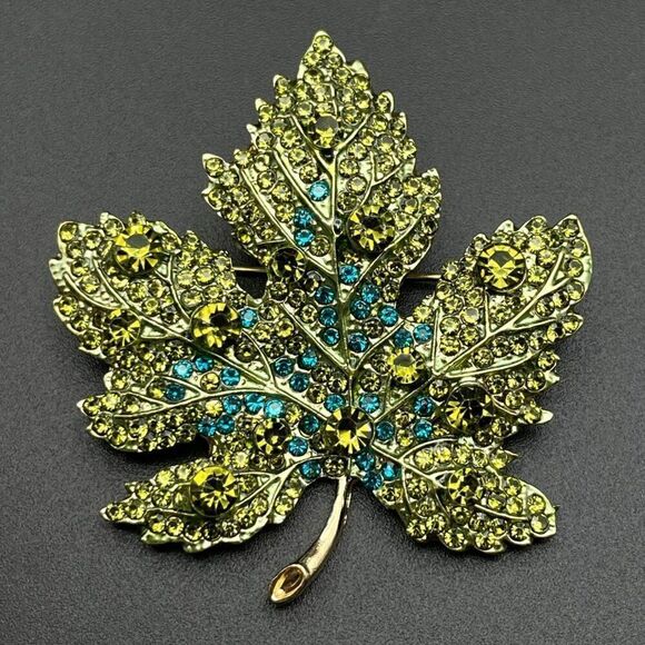 Yellow Gold with Peridot and Aquamarine Crystal Maple Leaf Pin Back Brooch - Picture 1 of 8